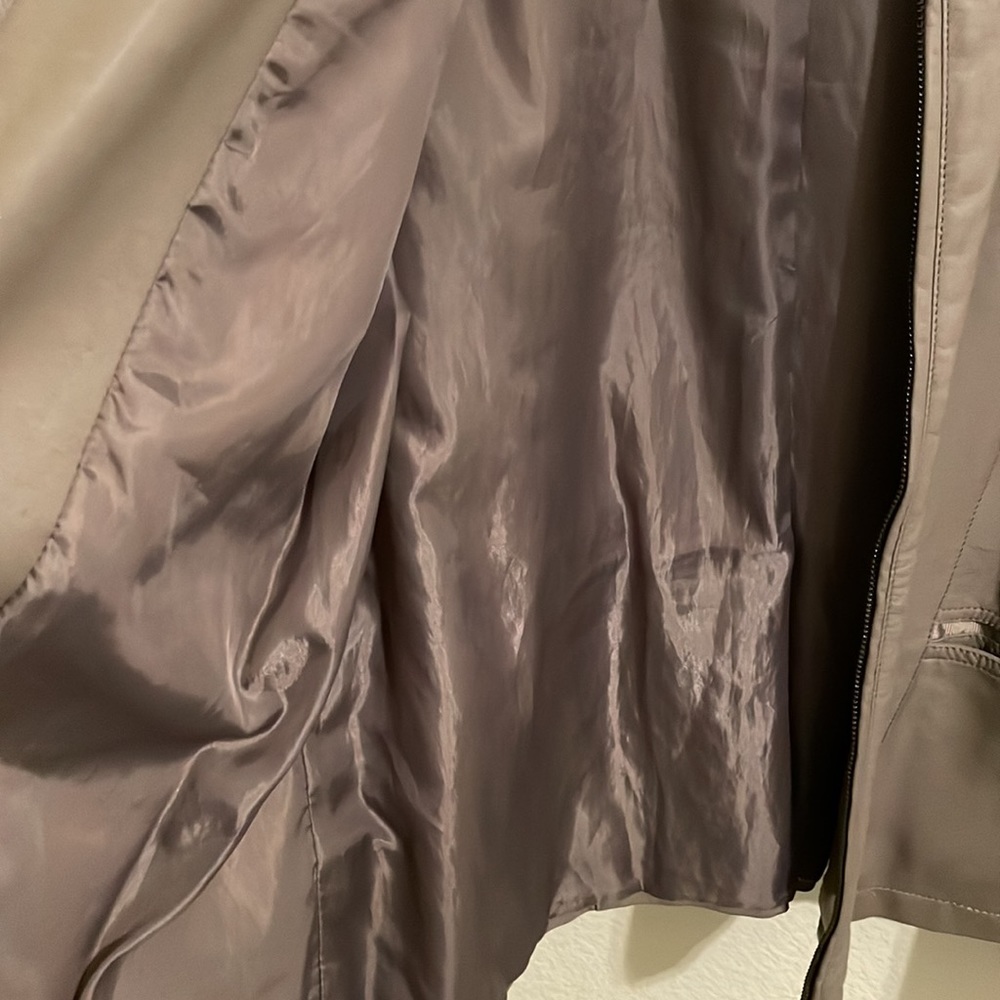 Women’s Jacket - Picture 3 of 4
